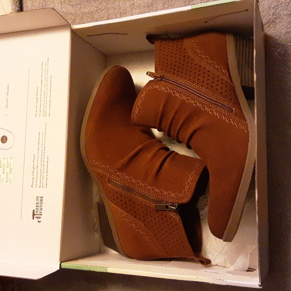 Earth Origins Shoes - Earth Origins Water Resistant Boots CROSSLISTED